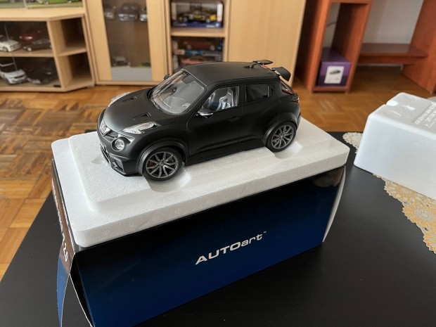 Elad 1:18 Autoart Nissan Juke-R 