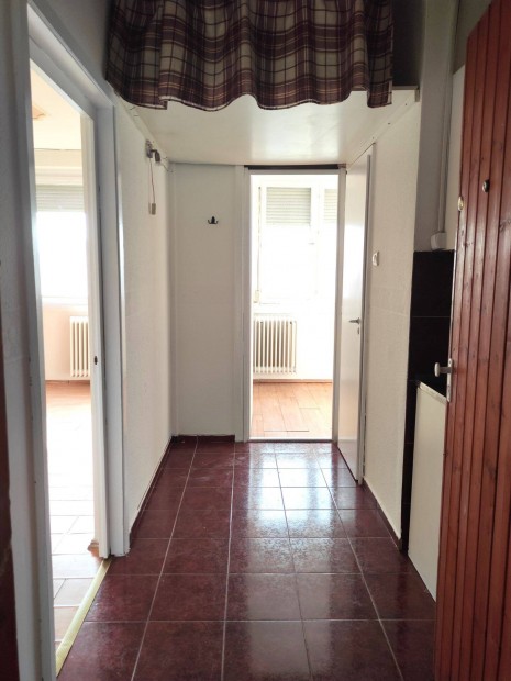 Elad� 1+1 szob�s, panor�m�s lak�s Tatab�ny�n