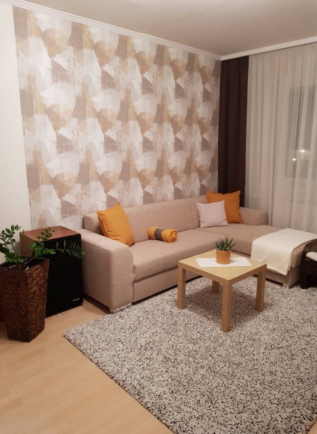 Elad� 1.5 szob�s panel lak�s