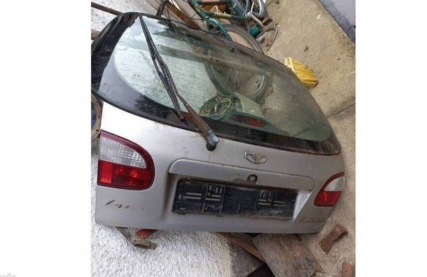 Eladó 1,5ös Daewoo lanos hátsó csomagtér ajtó