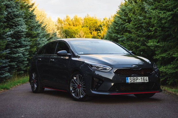 Elad 1. els tulajdonostl, keveset futott (40 600 km!) KIA Proceed G