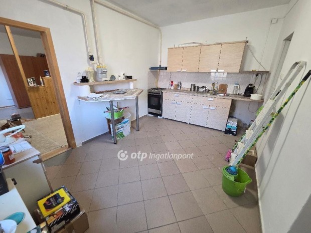 Elad� 1 szob�s h�z - Miskolc, Di�sgy�r