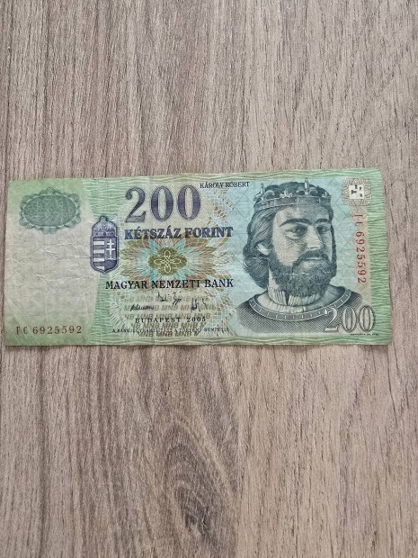 Eladó 2005-ös papír 200-as