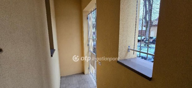 Elad� 200 nm-es h�z Debrecen