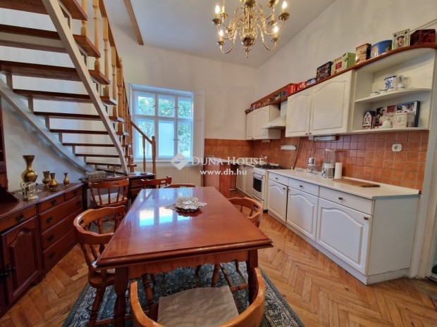 Elad� 200 nm-es h�z Kecskem�t