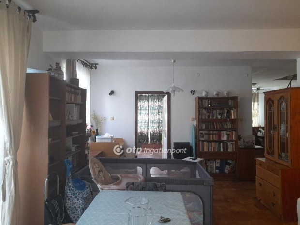 Elad� 200 nm-es h�z Szeged