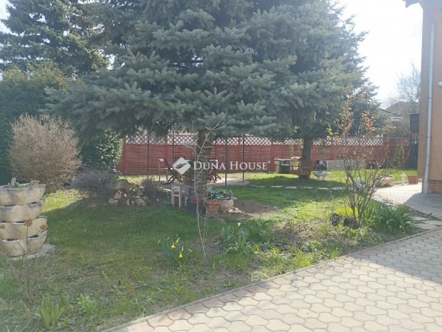 Elad� 200 nm-es h�z Sz�kesfeh�rv�r