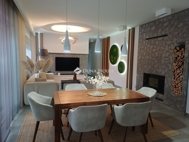 Elad� 200 nm-es h�z Szigetszentmikl�s