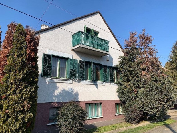 Elad� 200 nm-es h�z Szolnok