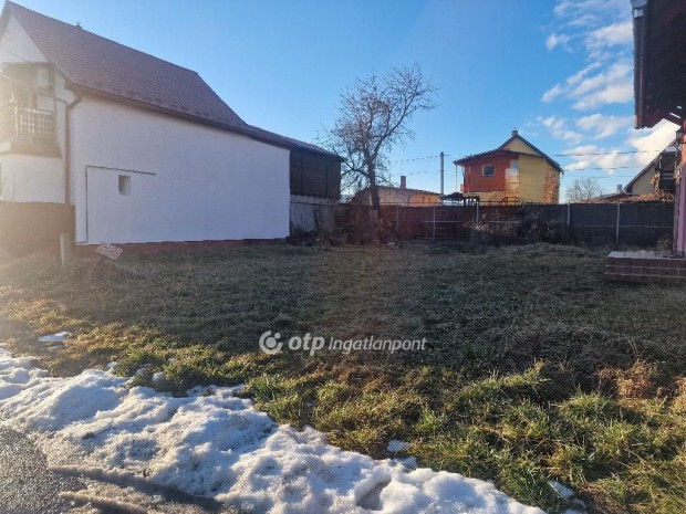 Elad� 200 nm-es telek S�rospatak