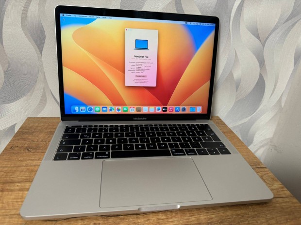 Elad 2017 Macbook Pro 13" Silver, Magyar billentyzet