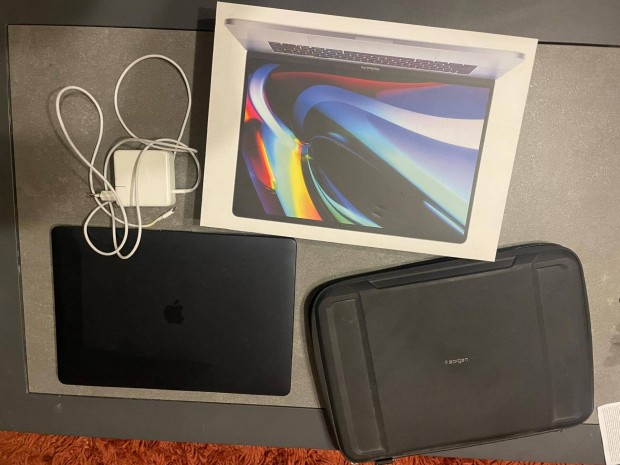 Elad 2019-es 16 hvelykes Macbook Pro 16GB 512GB