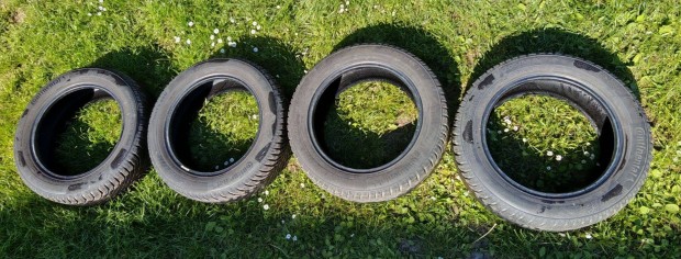 Eladó 205/55 R16 téli gumi szett!