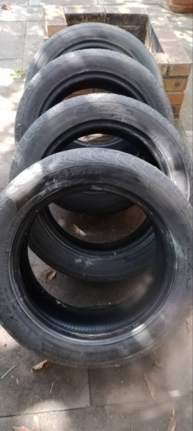 Elad 205/55r16 nyri gumi. 