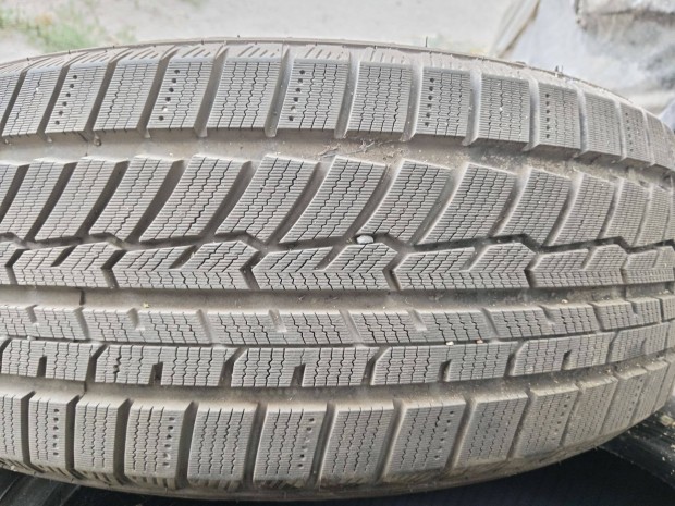 Eladó 205/60R16 Gumik