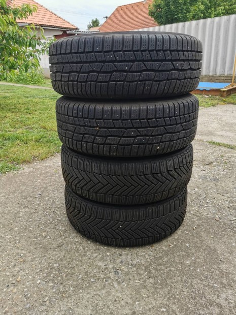 Elad 205/60 r16 tligumik