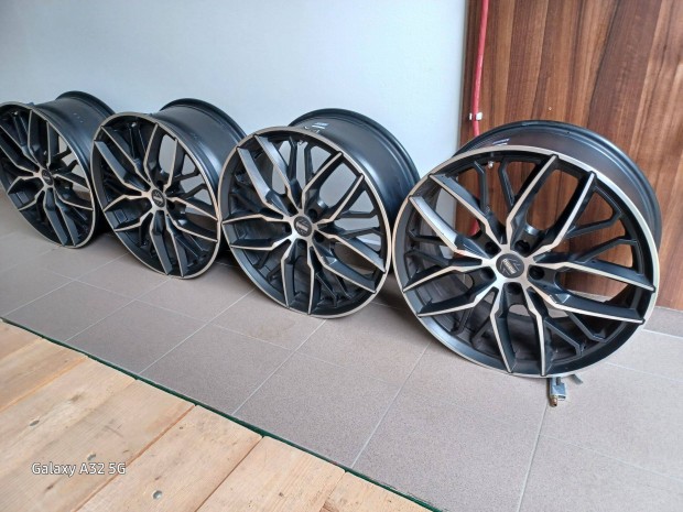 Eladó 20"-os Momo alufelni 4db
