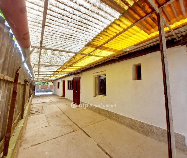 Elad� 210 nm-es h�z Miskolc