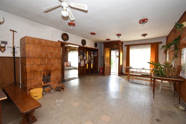 Elad� 211 nm-es h�z Kisr�kos