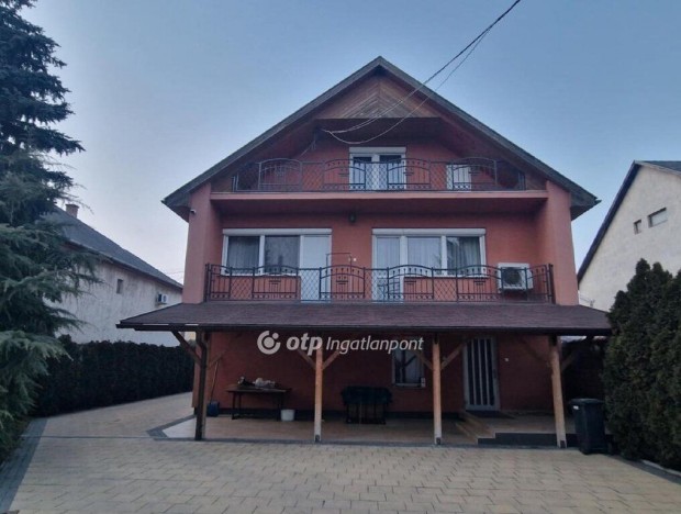 Elad� 214 nm-es h�z Fels�zsolca