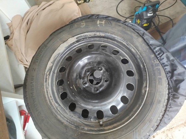 Elad 215/55 R17 tligumi garnitra!