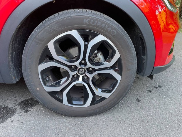 Elad 215/55/R18 nyri gumi