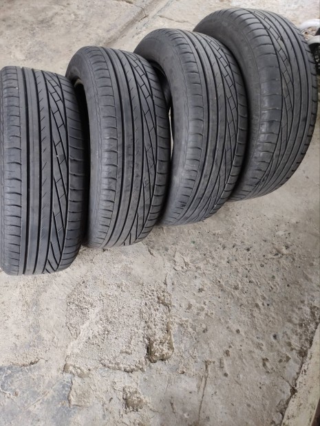 Eladó 215/55 r17 nyárigumiszett.