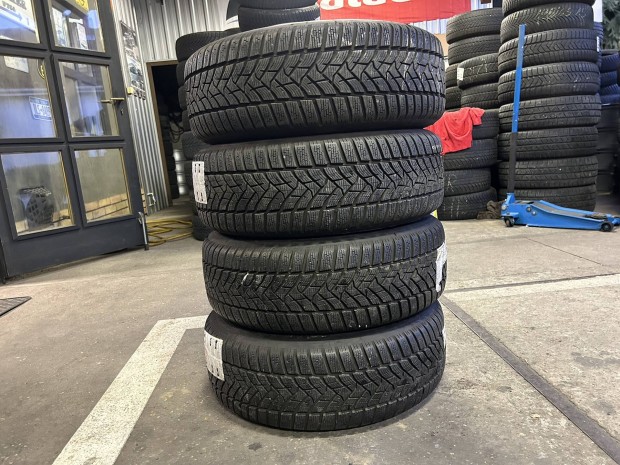 Elad 215/60 r16 Dunlop tli gumi!