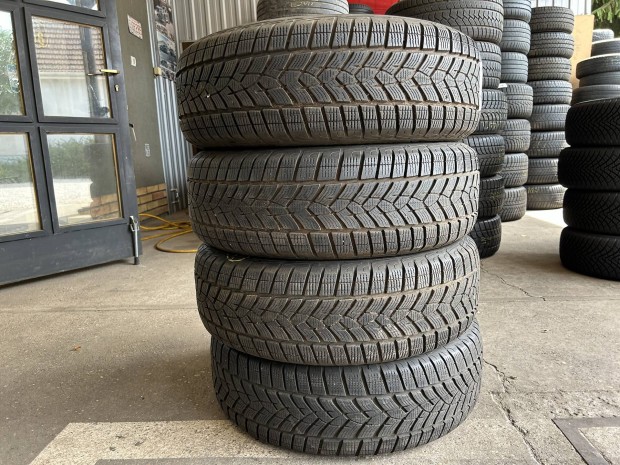 Elad 215/65 r17 Goodyear tli gumi!