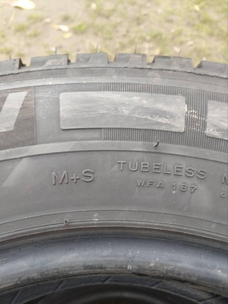 Elad 215/70/15c gumik