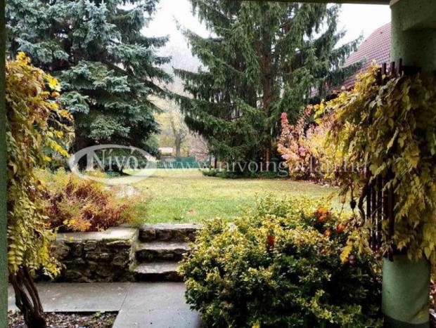 Elad� 216 nm-es Csal�di h�z Veszpr�m