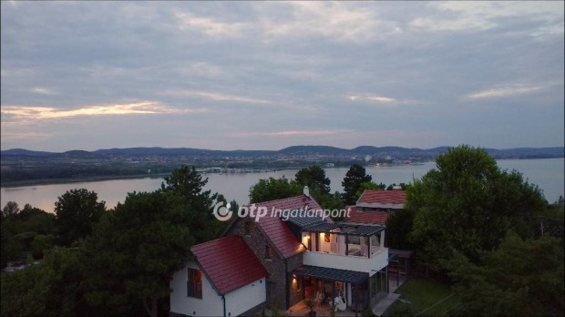 Elad� 218 nm-es h�z Tihany