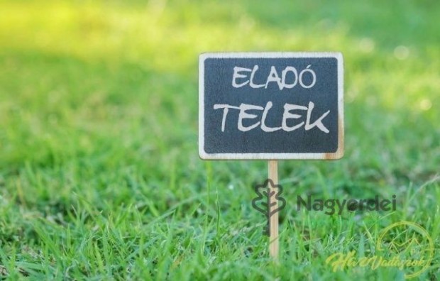 Elad 2200 m2 ptsi telek, Debrecen