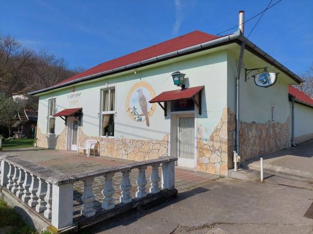 Elad� 220 m2 alapter�let� ingatlan Mogyor�sb�ny�n!