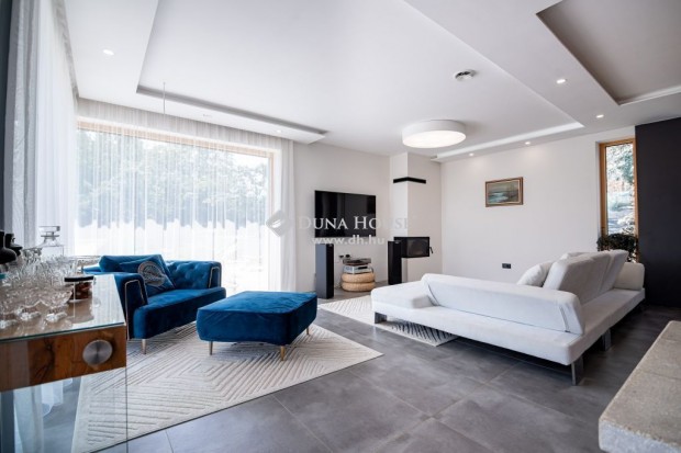 Elad� 220 nm-es h�z Balatonalm�di