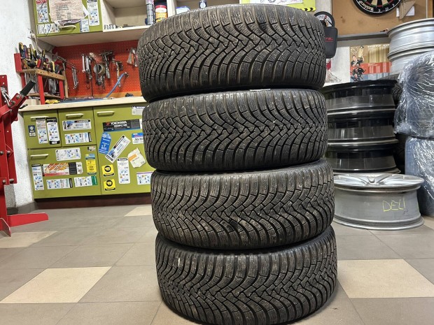 Elad 225/40 r18 Falken tli gumi!