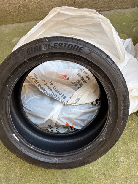 Elad� 225/45 R18 Bridgestone Potenza Sport ny�ri gumi