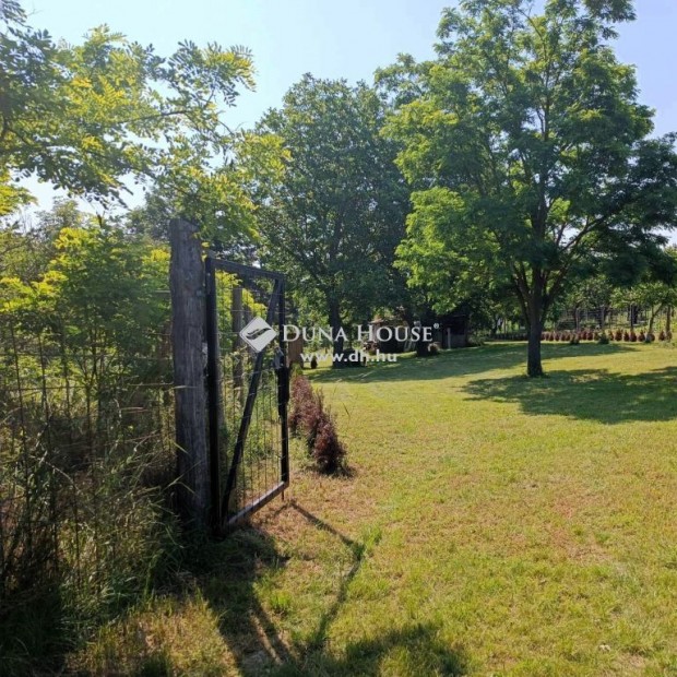 Elad� 2326 nm-es telek Veszpr�m