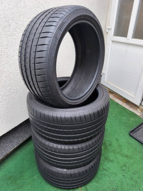 Eladó 235/40 ZR18 (Michelin Pilot Sport 4)!