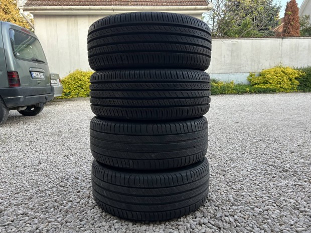 Eladó 235/45 r18 Michelin-Barum nyári gumi szett!