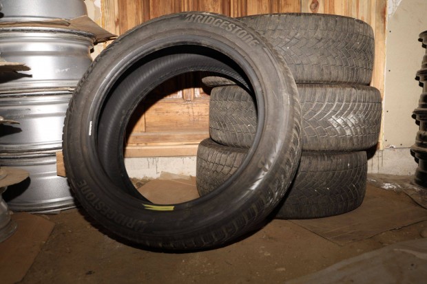 Elad� 235/50R19 T�li gumi