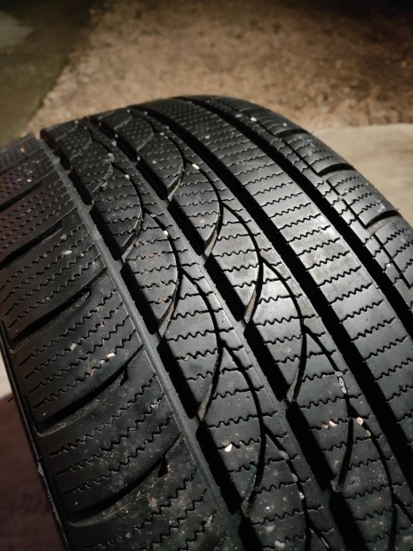 Elad 235/50 R18, Rotalla Ice Plus tli gumi szett