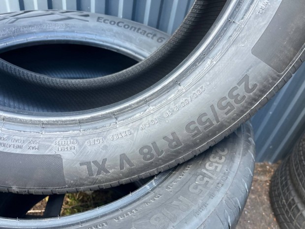 Eladó 235/55 R18 Continental nyári gumi 99,99%-os állapotban 235 55 18