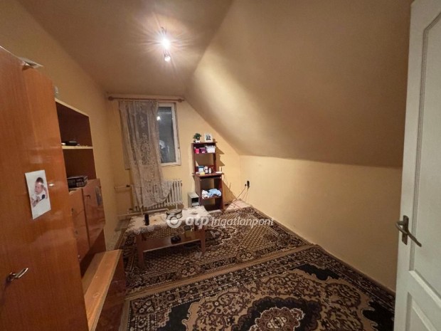 Elad� 238 nm-es h�z Szabolcsveresmart