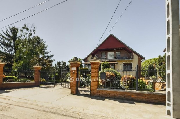 Elad� 240 nm-es h�z Cegl�d