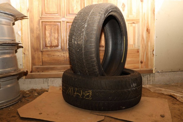 Elad� 245/40R19 aut�gumik