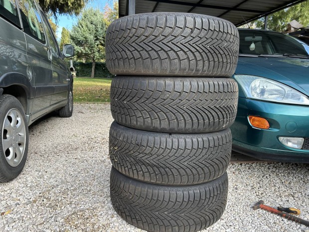 Elad 245/45 r19 Maxxis tli gumi szett!