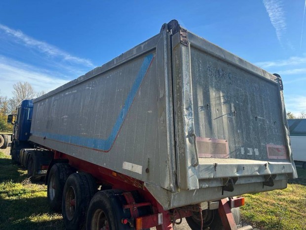 Eladó 24 m3-es pótkocsi