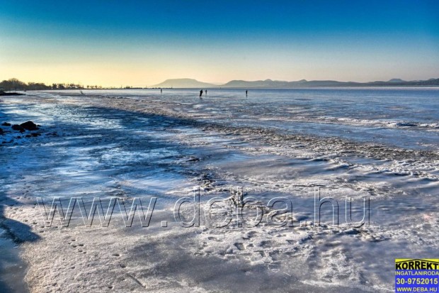 Elad� 24 nm-es Fel�j�tott �d�l�, nyaral� Balatonlelle