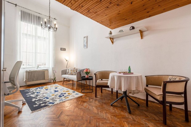 Elad� 24m2 + gal�ri�s lak�s a V�rosligetn�l